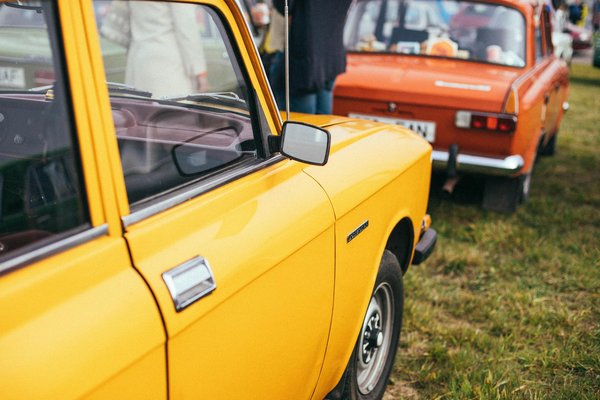 Wat zijn de voordelen van tweedehands winkelen voor uw stijl?